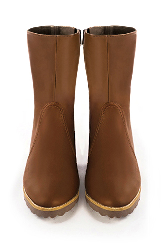 Caramel brown women's ankle boots with a zip on the inside. Round toe. Flat rubber soles. Top view - Florence KOOIJMAN